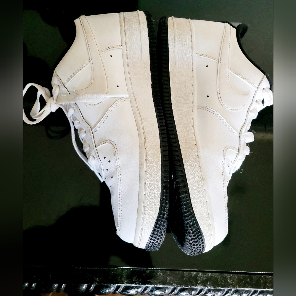 Nike Air Forse 1 Unisex Mens 7/Womens 8.5 White/Black Leather Sneakers - Picture 8 of 16